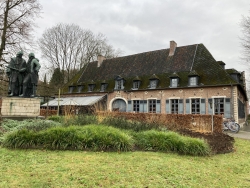 Hotel in Loewen
